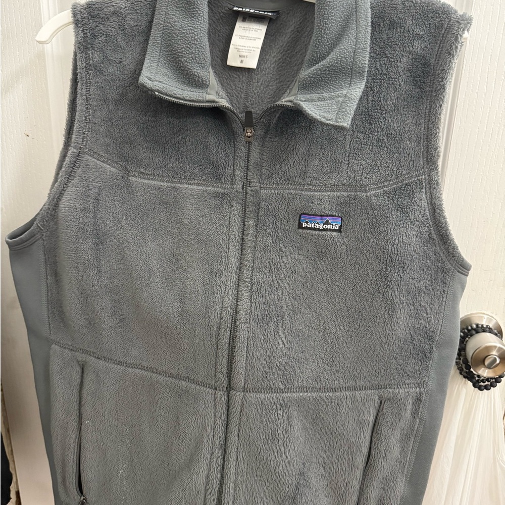 Patagonia Men's Gray Fleece Jacket